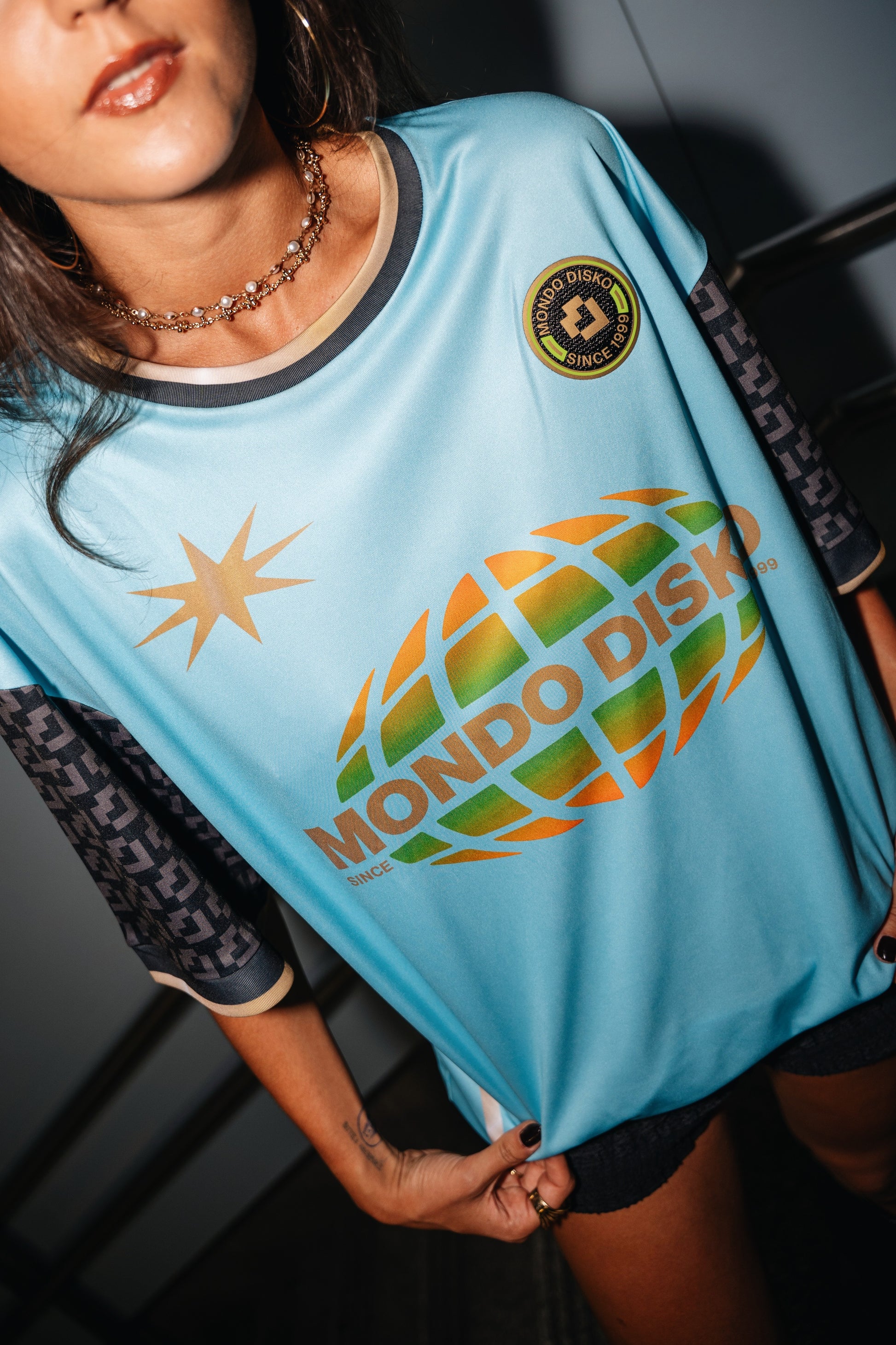 GLOBE FOOTBALL TEE SKY BLUE