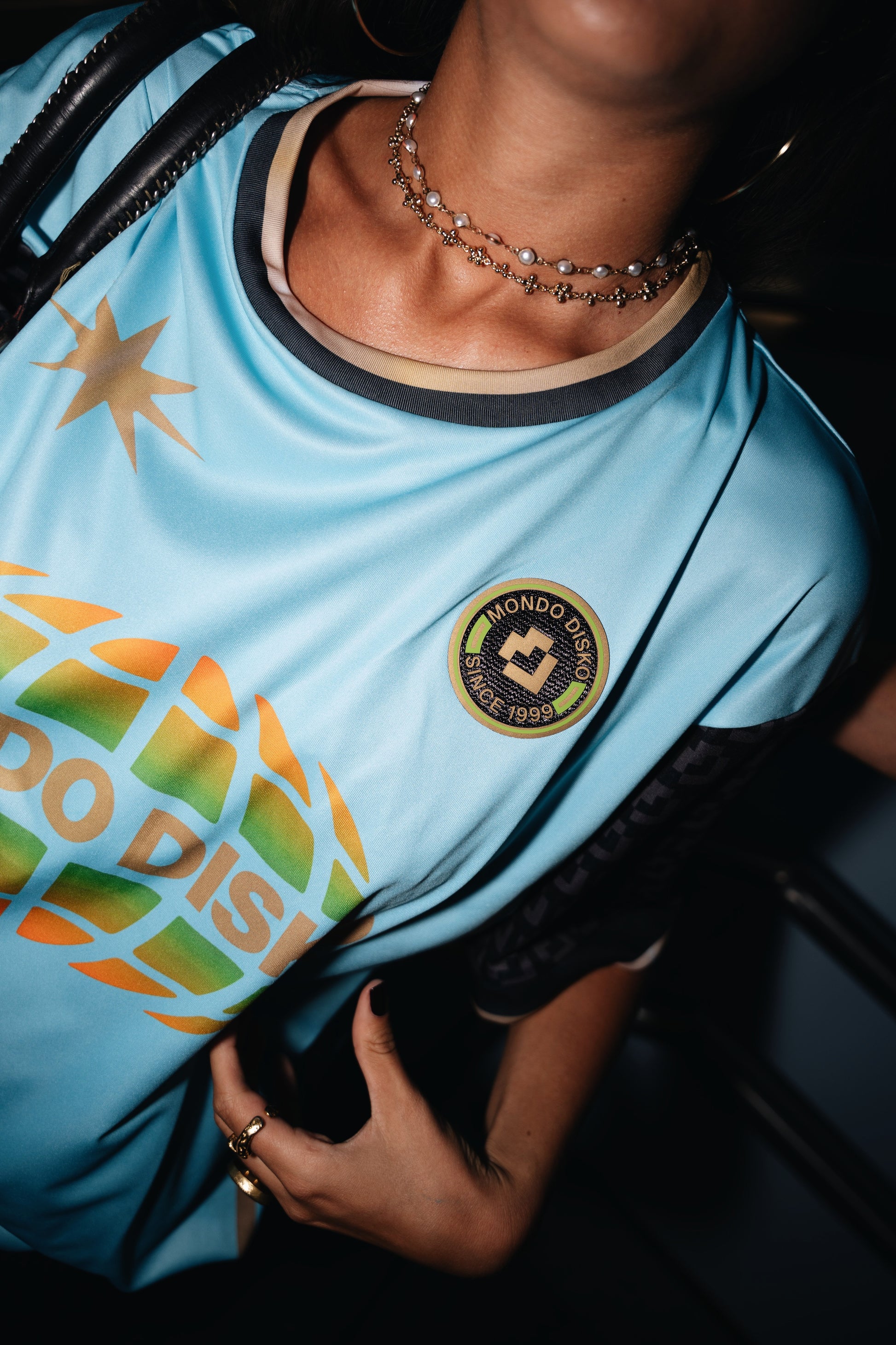 GLOBE FOOTBALL TEE SKY BLUE